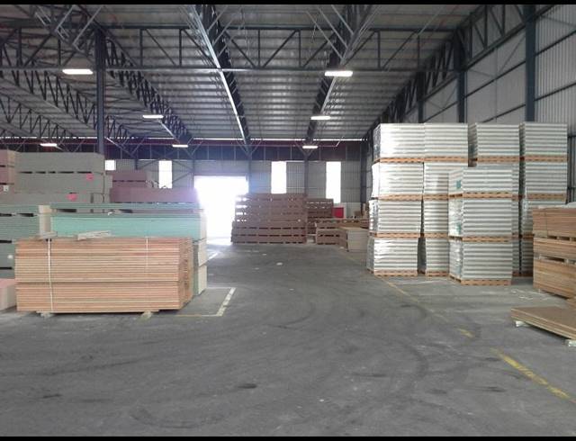 1,389M² FACTORY TO LET IN EPPING INDUSTRIAL